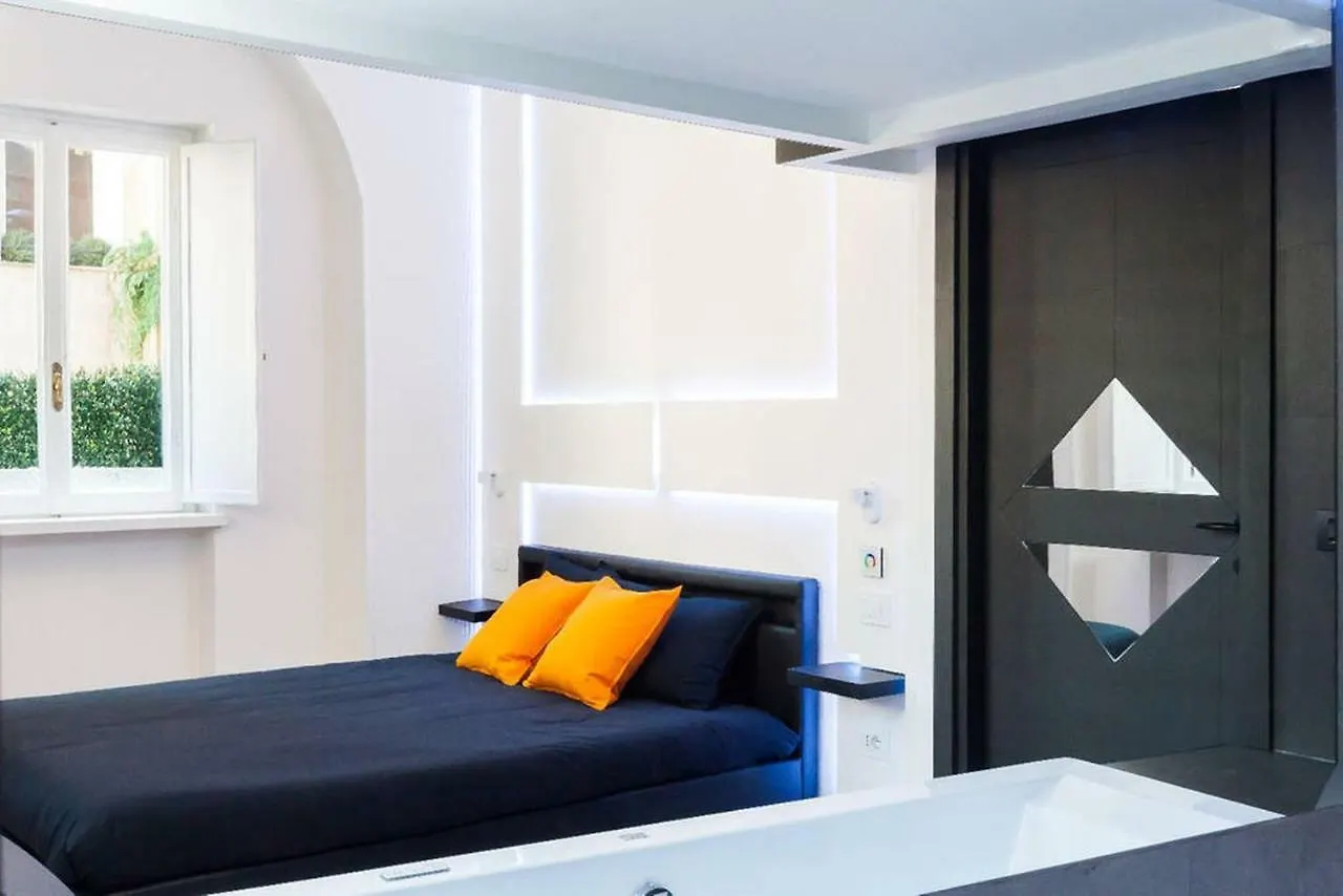 Lux- Spanish Steps 60A Exclusive Suite Apartment Rome Italy